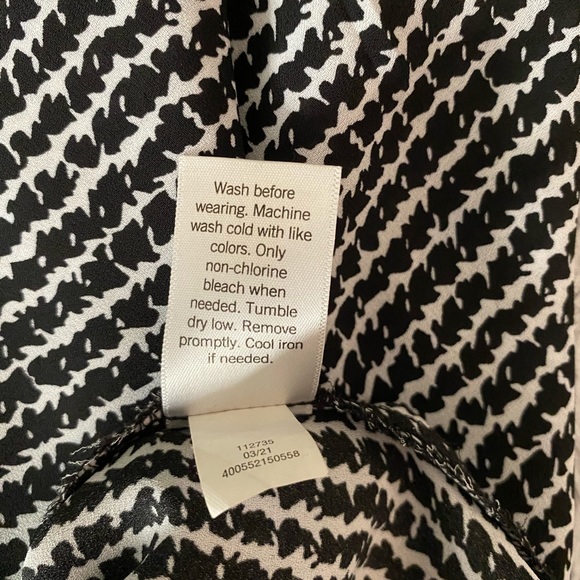 Nine West - Black and White, Houndstooth-ish V-Neck Women’s Tank - Size S - Picture 4 of 6